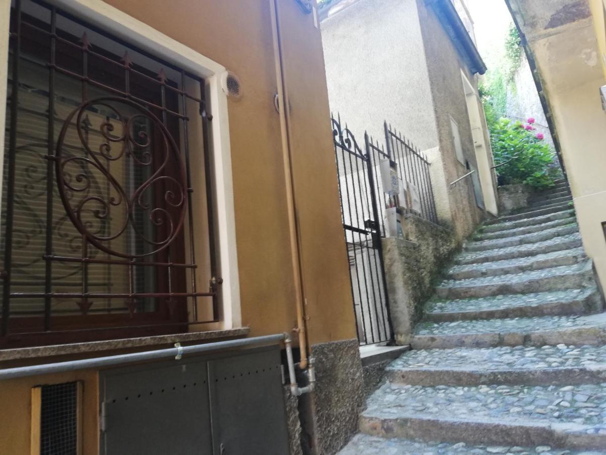 Blue House Varenna Esterno foto
